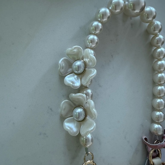 Chic Tan Woven Crossbody Bag with Pearl Strap - Picture 9 of 11